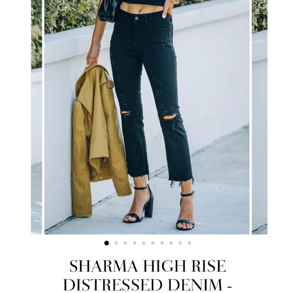 VICI Sharma High Rise Distressed Denim BNWOT
